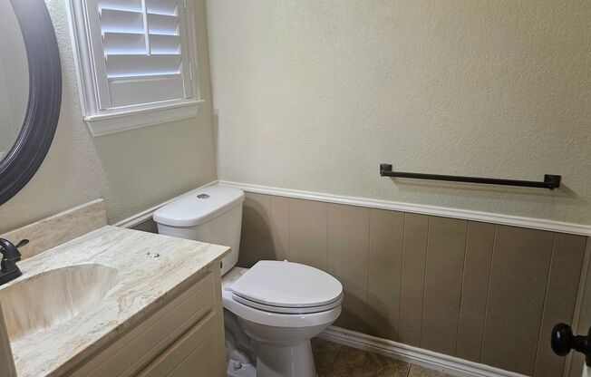 Charming 3 bedroom home with pool in Euless