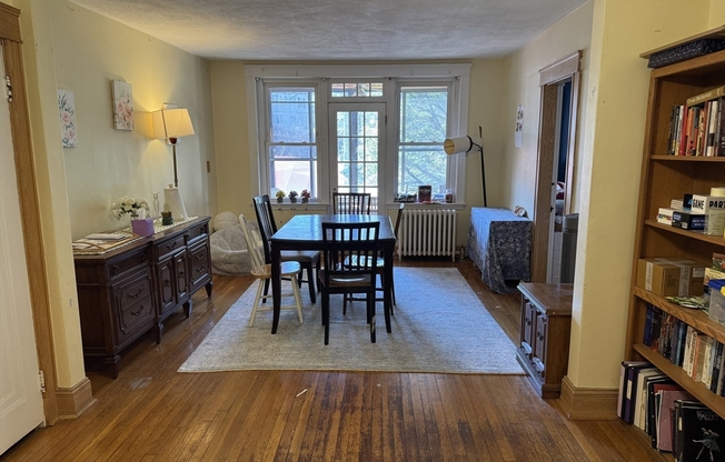 2039 Commonwealth Ave.