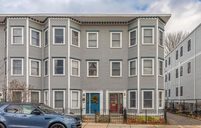 16 ROSECLAIR ST