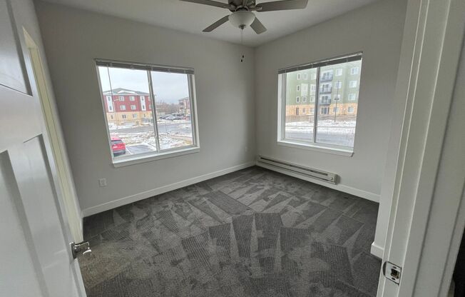 2 beds, 2 baths, 1,092 sqft, $1,900, Unit 1400-211