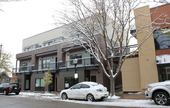 Stunning 3-Story Townhome in Oldtown Louisville