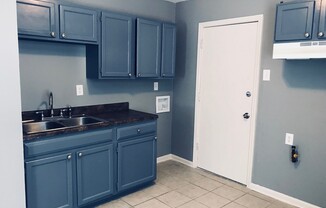 3 beds, 1 bath, $950