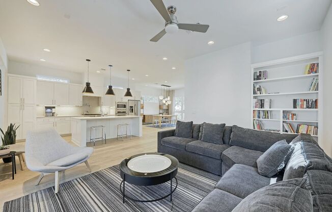 Stunning 4 Bedroom 2.5 Bathroom Home For rent in Heart of Austin, Bouldin Creek, Downtown Austin.