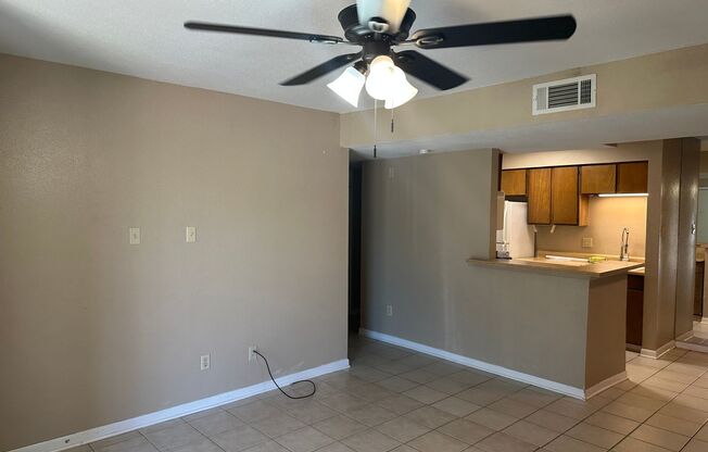 2 beds, 2 baths, $1,100, Unit # # 93 904 UO 93