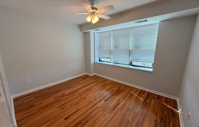 2 beds, 1 bath, 1,000 sqft, $2,200, Unit 204
