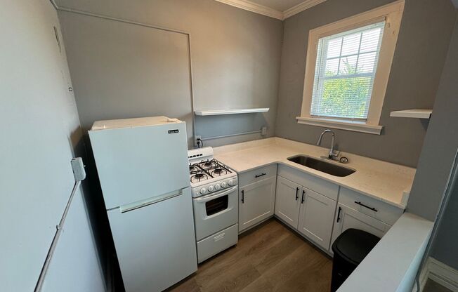 1 bed, 1 bath, $1,095, Unit 322