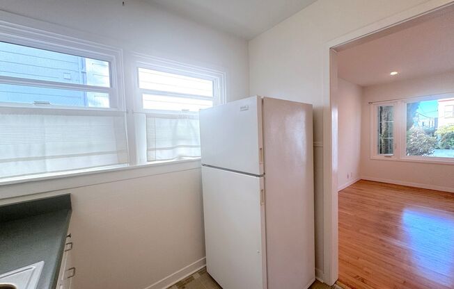 1 bed, 1 bath, $2,995, Unit 376 San Jose Ave.