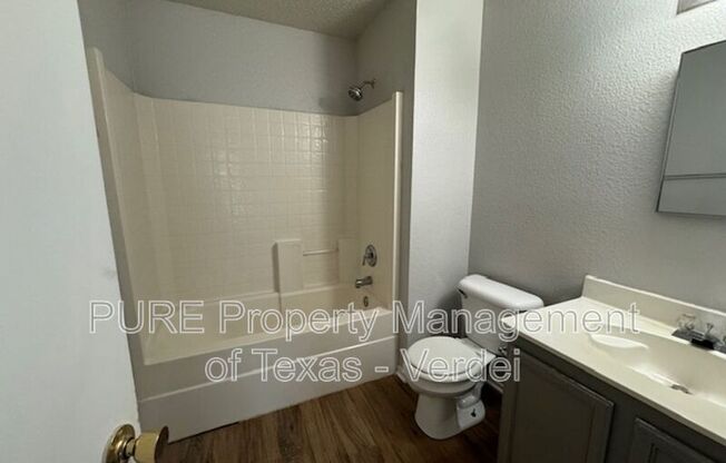 3 beds, 2 baths, 1,526 sqft, $1,800