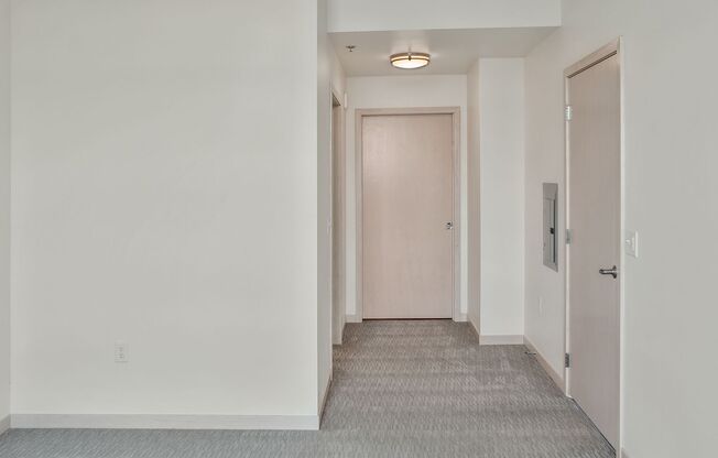 1 bed, 1 bath, 713 sqft, $1,985, Unit 1013