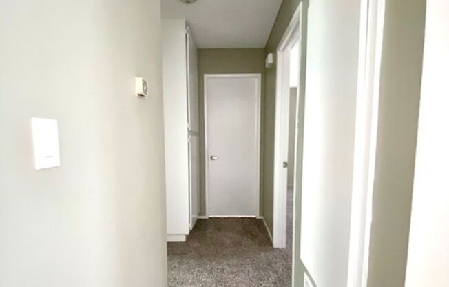 2 beds, 1 bath, 1,000 sqft, $1,875, Unit 25