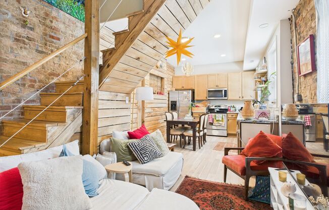 119 W Clay Street