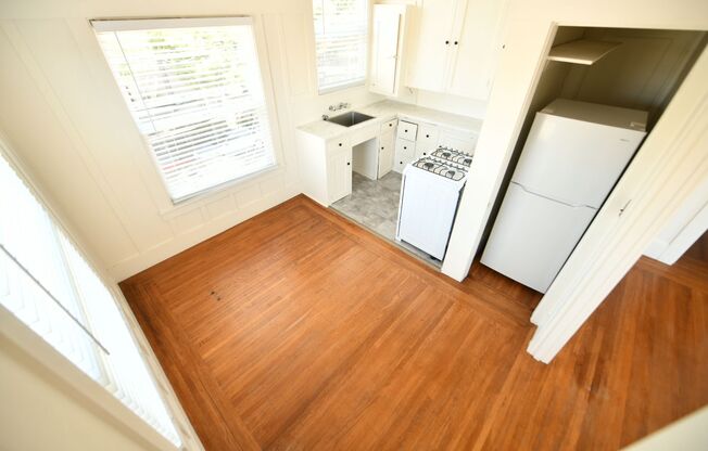 Studio, 1 bath, $1,895, Unit 04