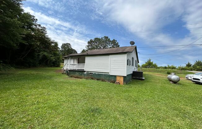 HOGANSVILLE- 1664 Corinth Rd 2 Bedrooms 1 Bath