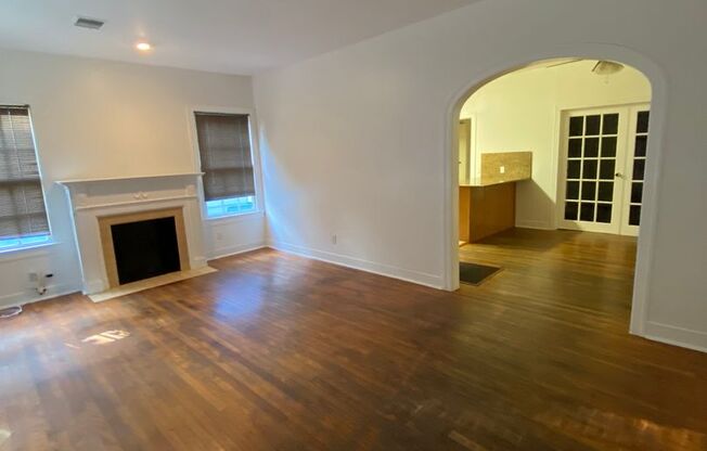 UT PRE-LEASE: Charming home 2 blocks from UT, Wood Floors, Updated kitchen, Walk/Bike to Campus