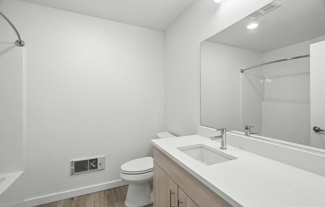 2 beds, 1 bath, 757 sqft, $1,695, Unit 201