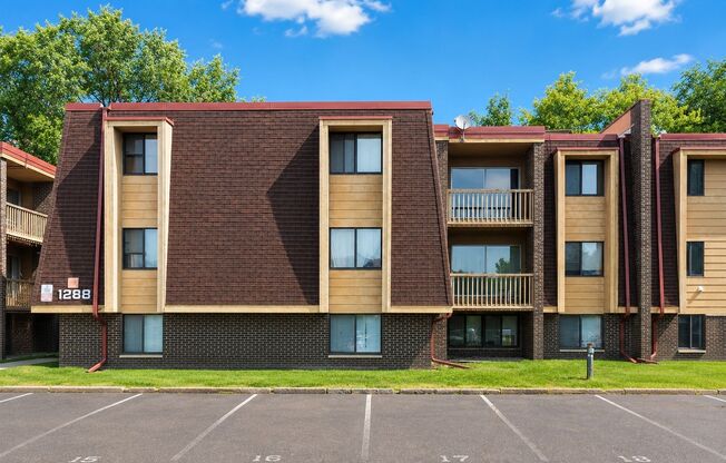 2 beds, 1 bath, 950 sqft, $1,200, Unit 1264102