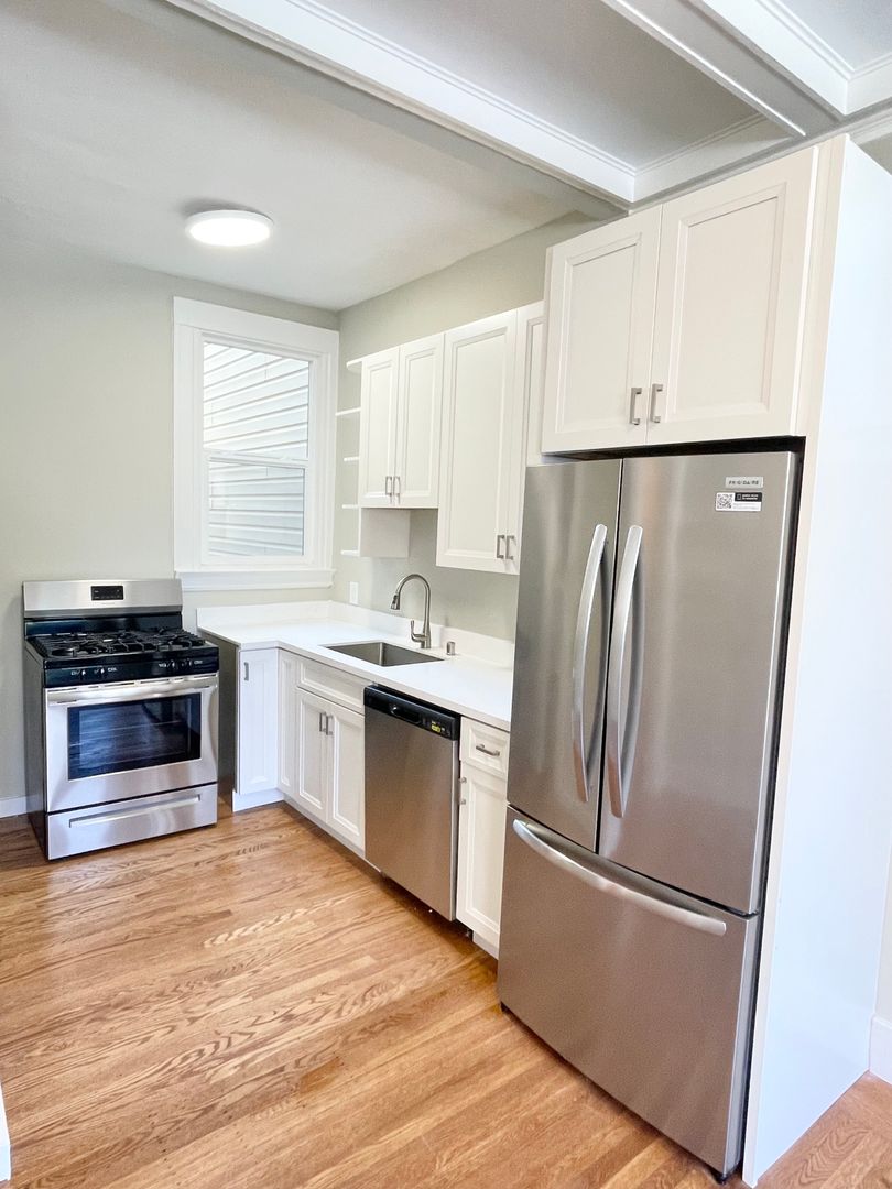 105 (1732 Washington)