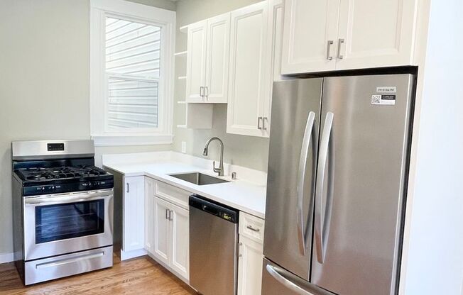105 (1732 Washington)