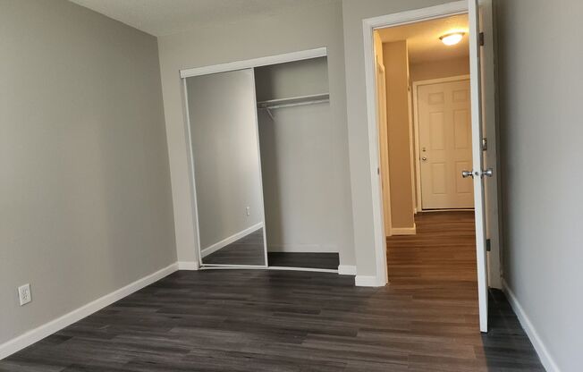 2 beds, 1 bath, 840 sqft, $850, Unit 77