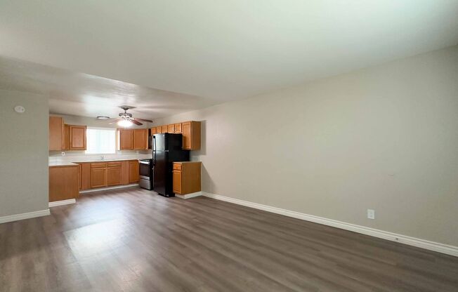 2 beds, 1 bath, 850 sqft, $1,999, Unit 13