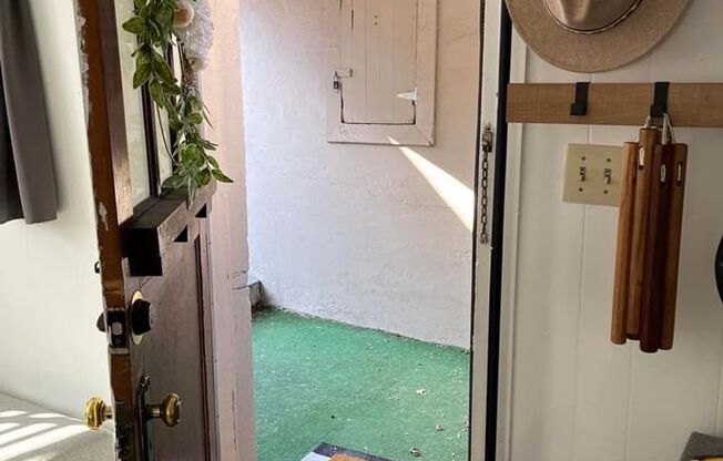 1 bed, 1 bath, 640 sqft, $1,025, Unit 224 E 400 N