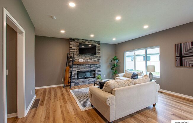 14802-14804 Willow Street