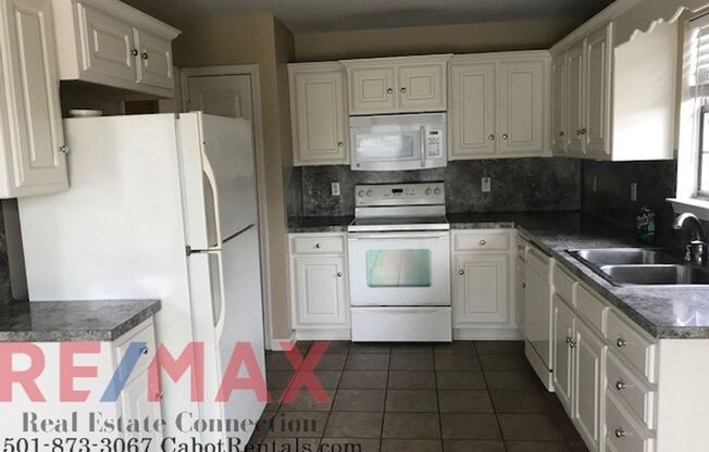 3 beds, 2 baths, $1,450