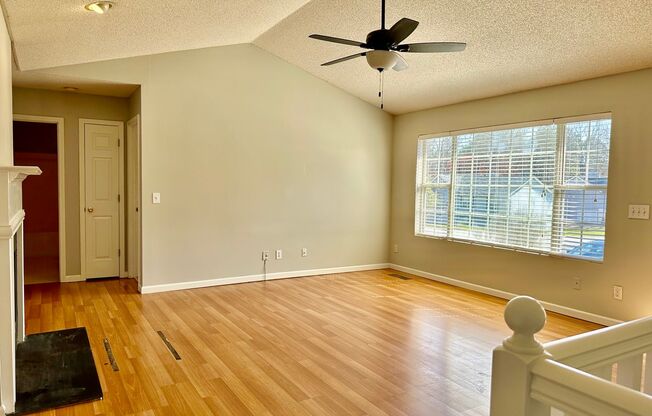 Dallas Rental-Ready for Immediate Occupancy!!