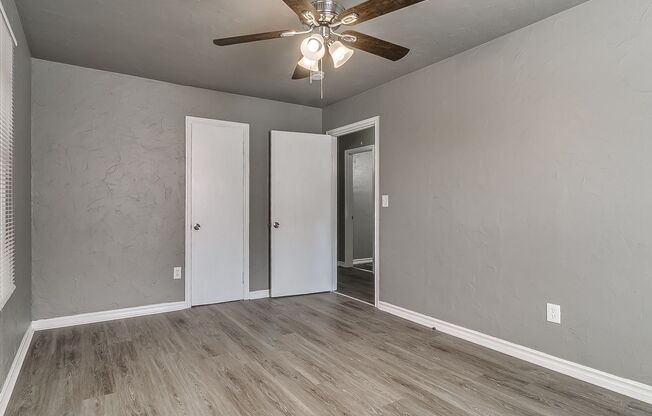 2 beds, 1 bath, $1,075