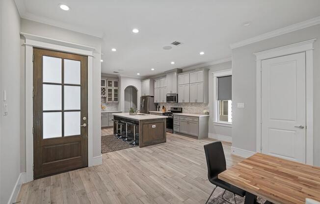 6531 CASTLEBAY DR