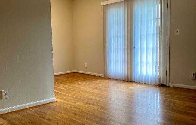 1 bed, 1 bath, 725 sqft, $1,000, Unit 4034 #03