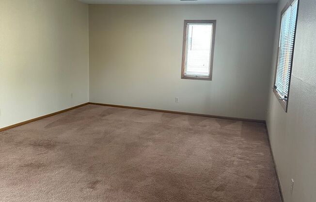 2 beds, 1 bath, $1,025, Unit 1160 - 2