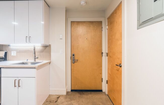 Studio, 1 bath, 287 sqft, $1,235, Unit 120
