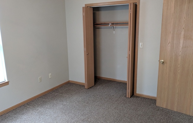 2 beds, 1 bath, $625