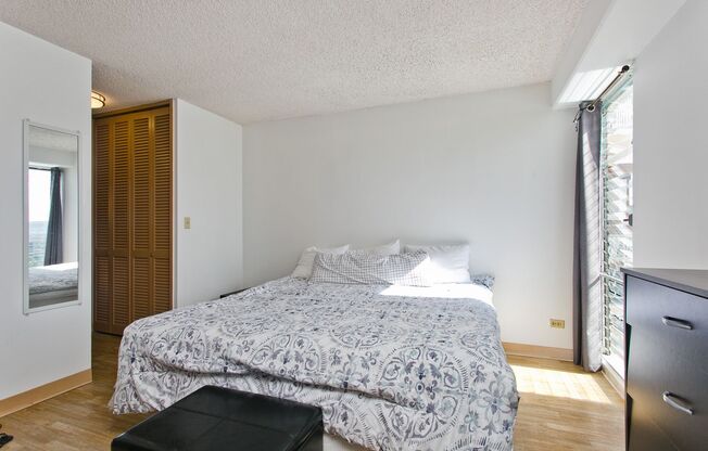 Fully Furnished One Bedroom Unit, Centrally located to Busline, Shopping and Grocery Store