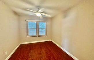 1 bed, 1 bath, 425 sqft, $2,100