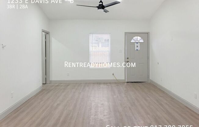 1233 E DAVIS AVE