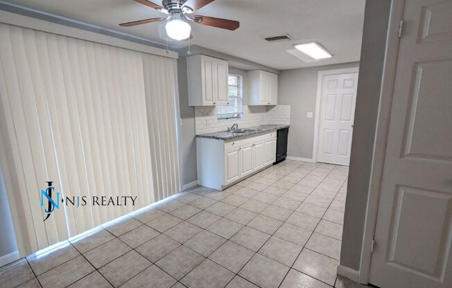 BEAUTIFUL, Large - 4/2 1500 Sq. Ft., Renovated kitchen & bathrooms, fenced in yard and more!!