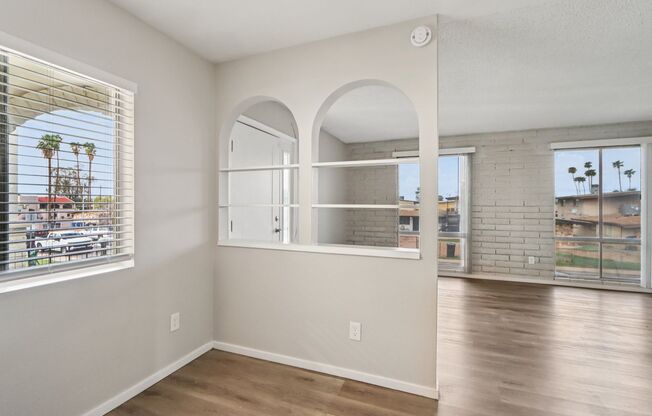 First Month Free! Beautiful East Mesa Apartment - Large and Spacious!