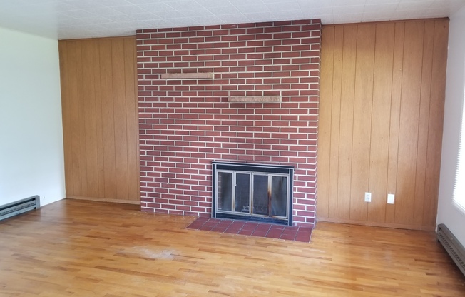 Occupied, do not disturb tenants. 2br duplex with carport and stackable washer/dryer included!