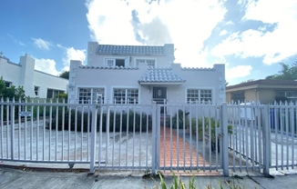 1664 SW 9 ST