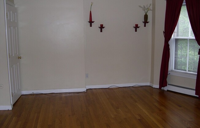 Studio, 1 bath, 370 sqft, $2,284, Unit 3