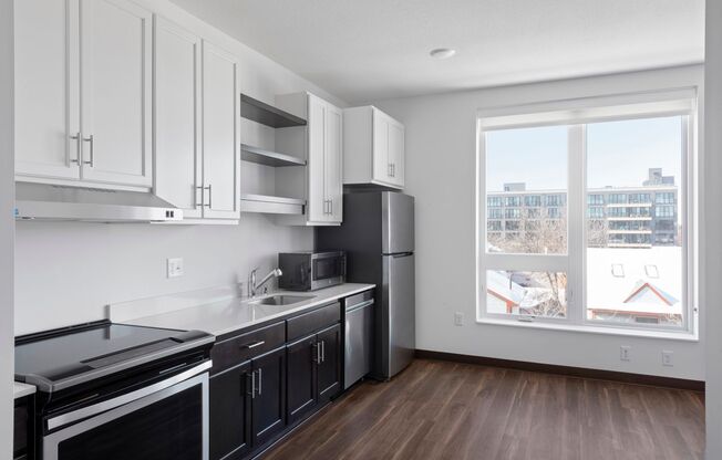 Studio, 1 bath, 434 sqft, $1,025, Unit 406