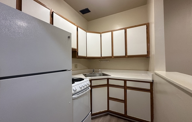 2 beds, 1 bath, 800 sqft, $2,995, Unit 26