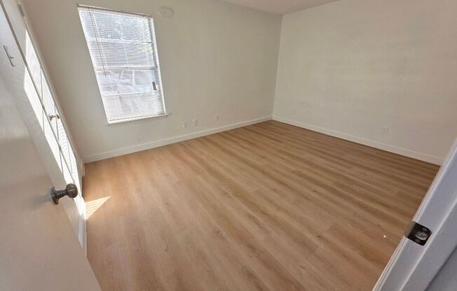 1 bed, 1 bath, 700 sqft, $899, Unit LAW15-104