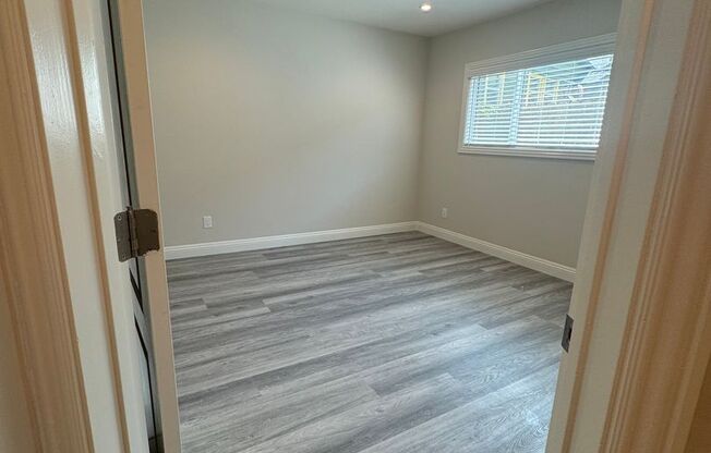 2 beds, 1 bath, 900 sqft, $2,550, Unit M