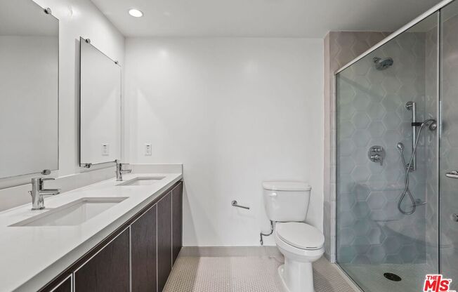 429 N Hayworth Ave Apt 206