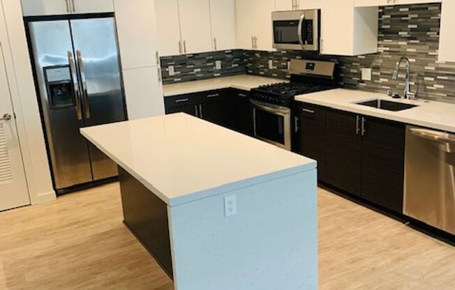 1 bed, 1.5 baths, 978 sqft, $3,199, Unit 312