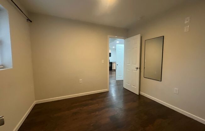 2 beds, 1 bath, $1,195, Unit Unit A