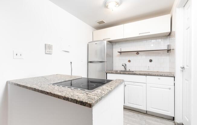 1 bed, 1 bath, $3,208, Unit 2-R